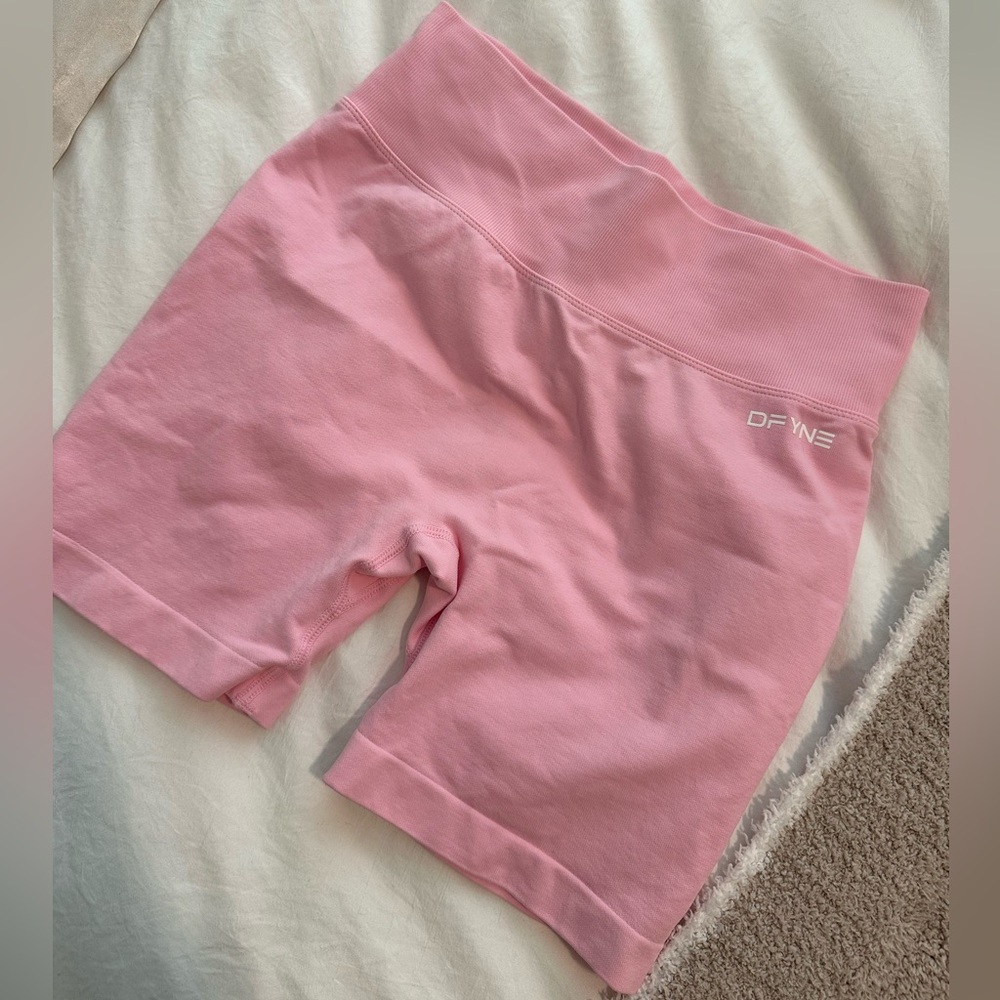 DYFNE Shorts